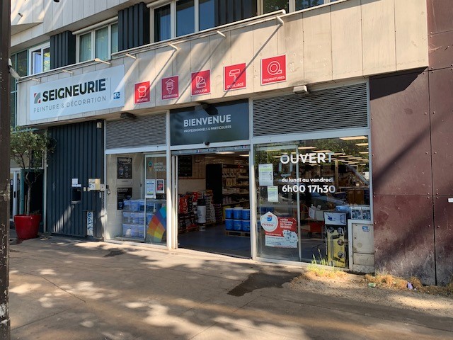 Magasin Seigneurie PARIS Porte de la Villette